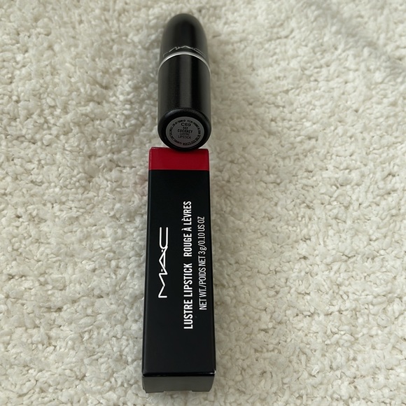 MAC Cosmetics Cockney lipstick BNIB - Picture 3 of 3